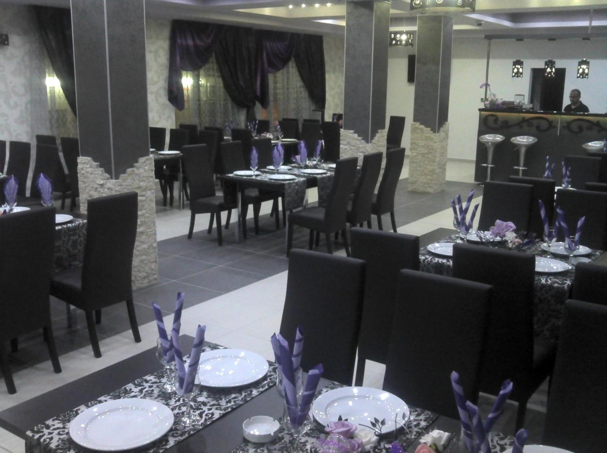 Best Hotel Hunedoara Esterno foto